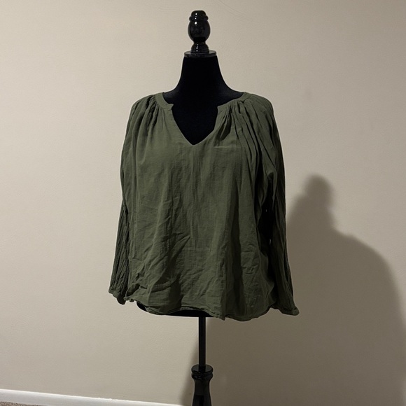 Old Navy Forest Green Women's Blouse - Picture 1 of 3